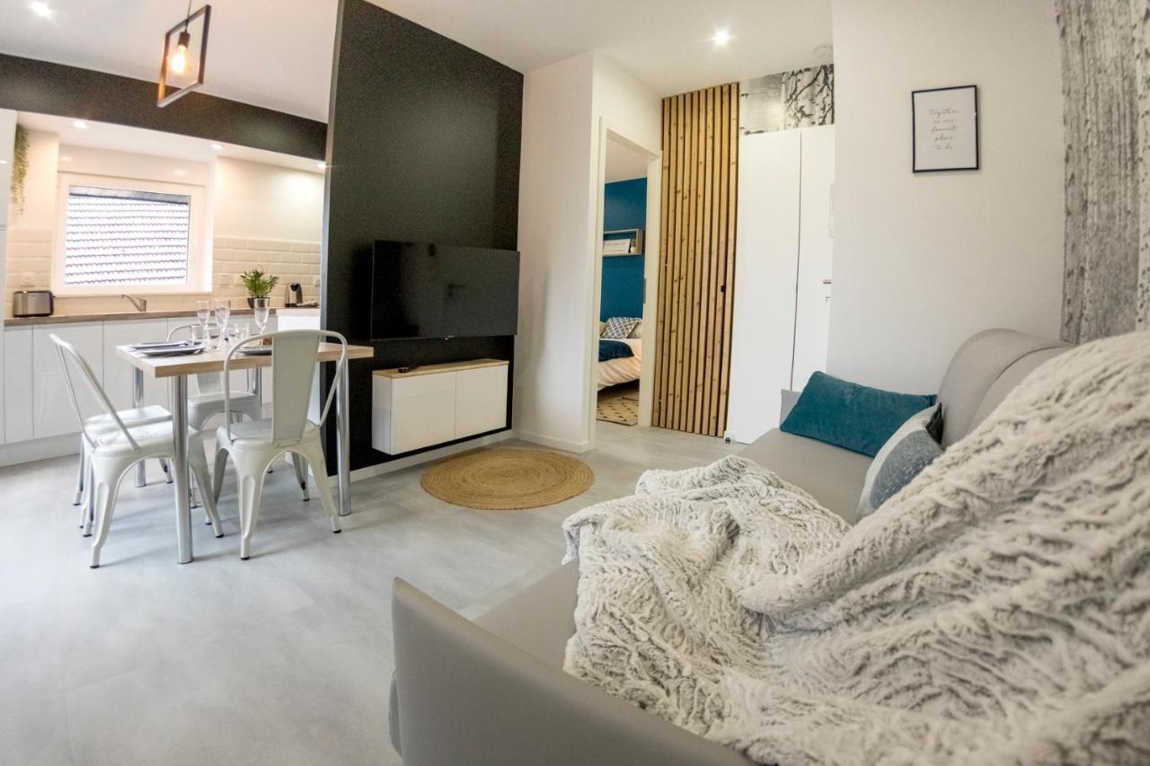 Appart-Hotel N 4 Calme Avec Terrasse, Wi-Fi Haut Debit, Petit-Dejeuner, Room-Service Et Parking Prive Chouzelot エクステリア 写真