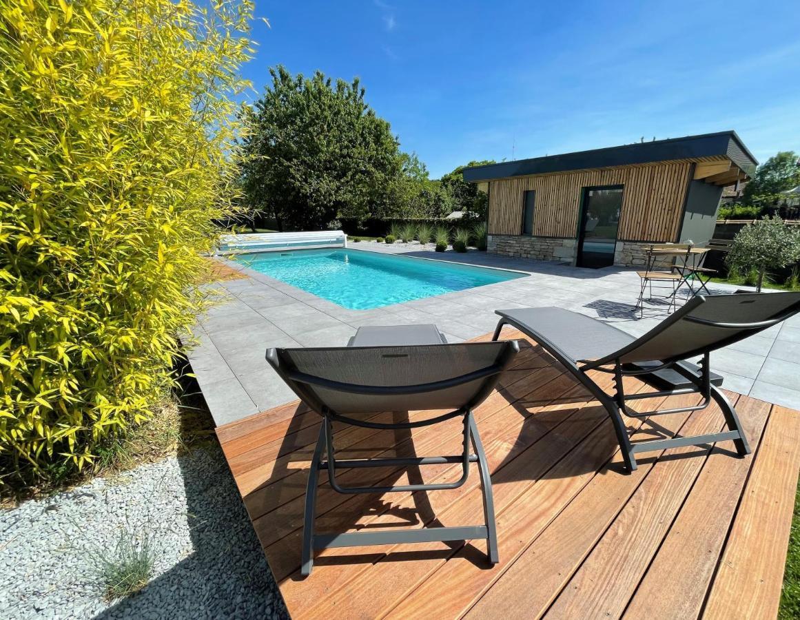 Appart-Hotel N 4 Calme Avec Terrasse, Wi-Fi Haut Debit, Petit-Dejeuner, Room-Service Et Parking Prive Chouzelot エクステリア 写真