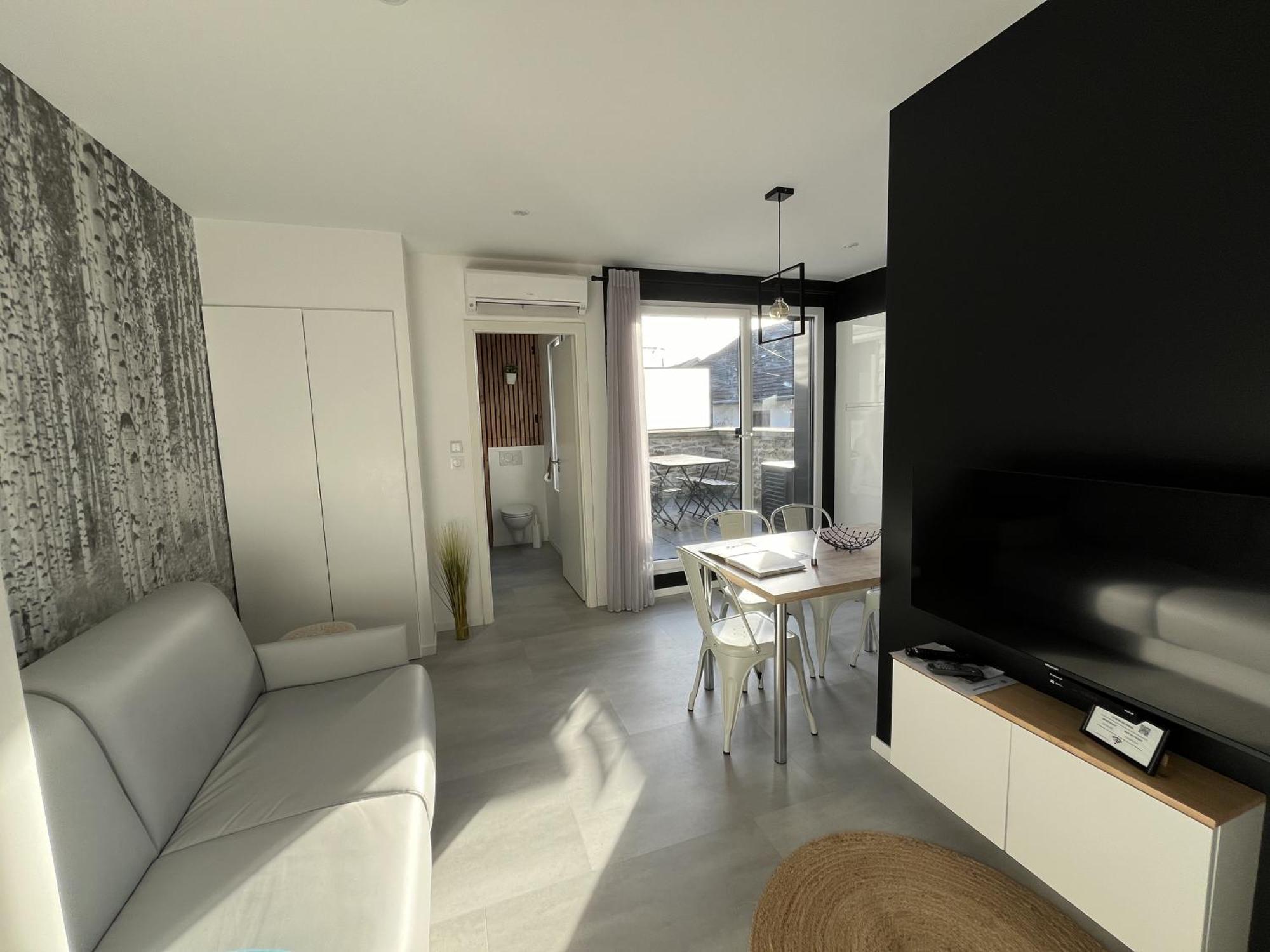 Appart-Hotel N 4 Calme Avec Terrasse, Wi-Fi Haut Debit, Petit-Dejeuner, Room-Service Et Parking Prive Chouzelot エクステリア 写真