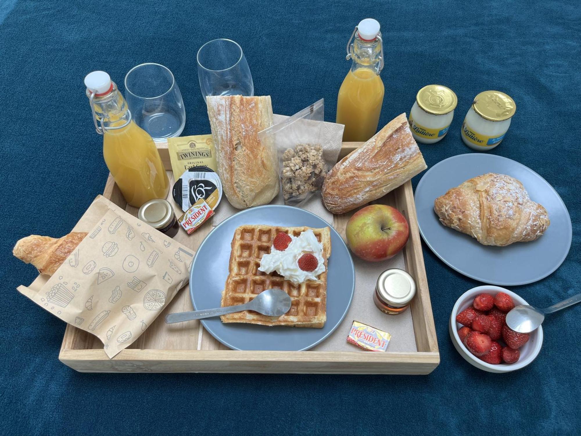 Appart-Hotel N 4 Calme Avec Terrasse, Wi-Fi Haut Debit, Petit-Dejeuner, Room-Service Et Parking Prive Chouzelot エクステリア 写真